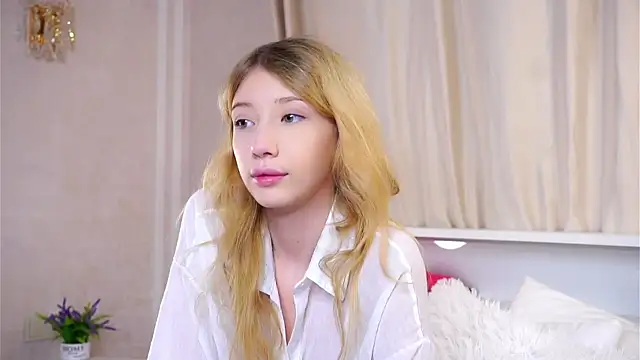 SunnivaCovil online show from 07.06.26