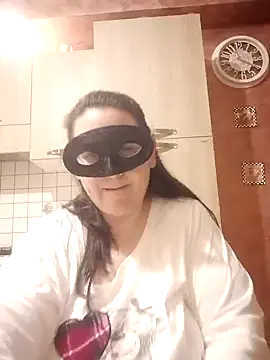 Snapshot of Dolcecurvy chatting on 03.10.25 Dolcecurvy online show from 03.10.25