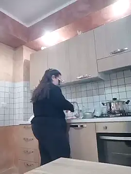 Snapshot of Dolcecurvy chatting on 03.13.25 Dolcecurvy online show from 03.13.25