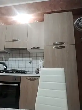 Snapshot of Dolcecurvy chatting on 10.19.25 Dolcecurvy online show from 10.19.25