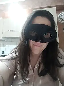 Snapshot of Dolcecurvy chatting on 10.21.25 Dolcecurvy online show from 10.21.25