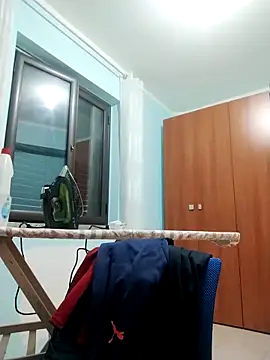 Snapshot of Dolcecurvy chatting on 11.08.25 Dolcecurvy online show from 11.08.25