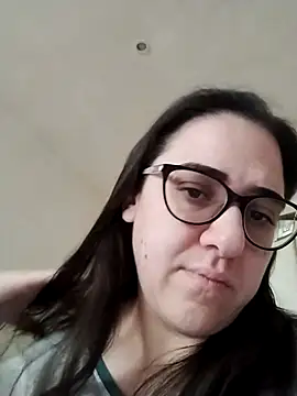 Snapshot of Dolcecurvy chatting on 11.13.25 Dolcecurvy online show from 11.13.25