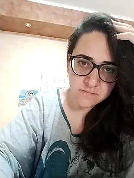 Snapshot of Dolcecurvy chatting on 11.15.25 Dolcecurvy online show from 11.15.25