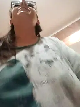 Snapshot of Dolcecurvy chatting on 12.15.25 Dolcecurvy online show from 12.15.25