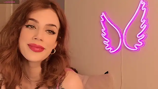 Snapshot of FrancescaFerra chatting on 12.16.25 FrancescaFerra online show from 12.16.25