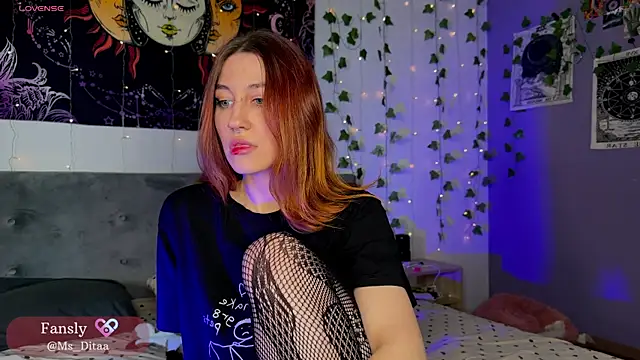 Dita Redrum online show from 09.27.25