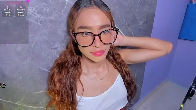 Snapshot of honey_sofii_ chatting on 06.11.26 honey sofii online show from 06.11.26