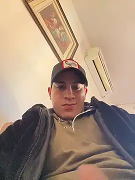 Snapshot of Leandro5523Z chatting on 02.19.25 Leandro5523Z online show from 02.19.25