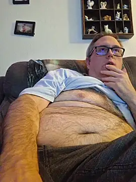 Snapshot of Smallone327 chatting on 11.17.25 Smallone327 online show from 11.17.25