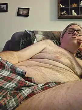 Snapshot of Smallone327 chatting on 11.23.25 Smallone327 online show from 11.23.25