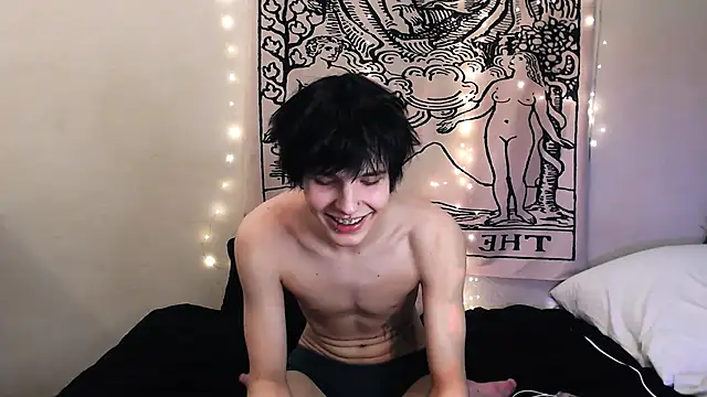 Snapshot of timi-moon chatting on 03.11.25 timi-moon online show from 03.11.25