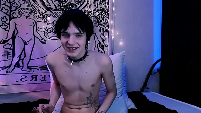 Snapshot of timi-moon chatting on 03.15.25 timi-moon online show from 03.15.25