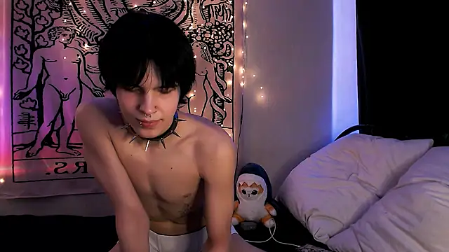 Snapshot of timi-moon chatting on 03.16.25 timi-moon online show from 03.16.25