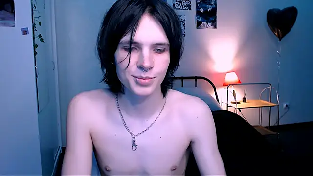 Snapshot of timi-moon chatting on 09.28.25 timi-moon online show from 09.28.25