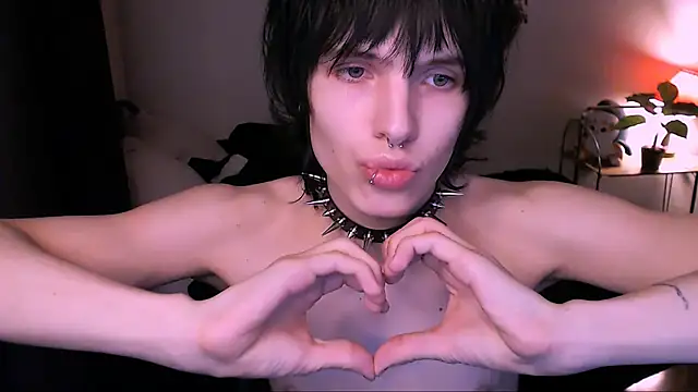 Snapshot of timi-moon chatting on 11.09.25 timi-moon online show from 11.09.25