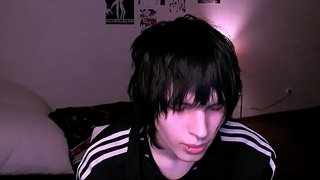 Snapshot of timi-moon chatting on 11.15.25 timi-moon online show from 11.15.25