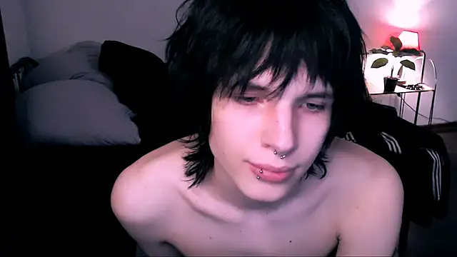 Snapshot of timi-moon chatting on 11.23.25 timi-moon online show from 11.23.25