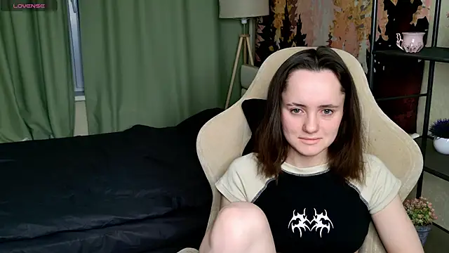 Luna Loveee online show from 03.15.25