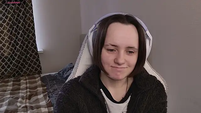 Luna Loveee online show from 04.29.26