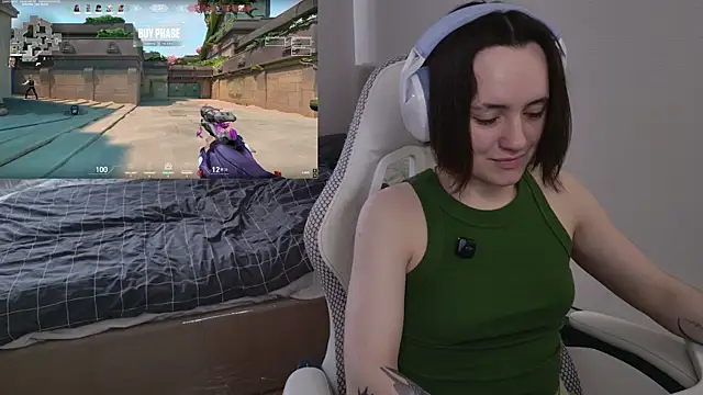 Luna Loveee online show from 06.25.26