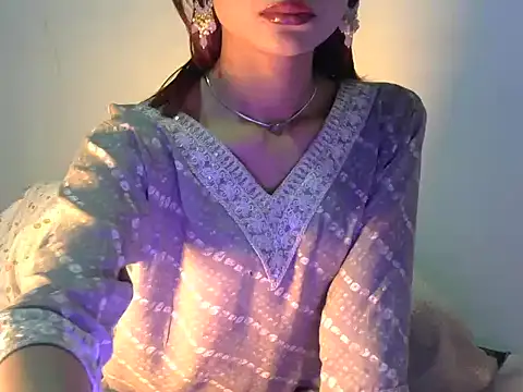 Snapshot of _luckylips chatting on 03.21.26 luckylips online show from 03.21.26