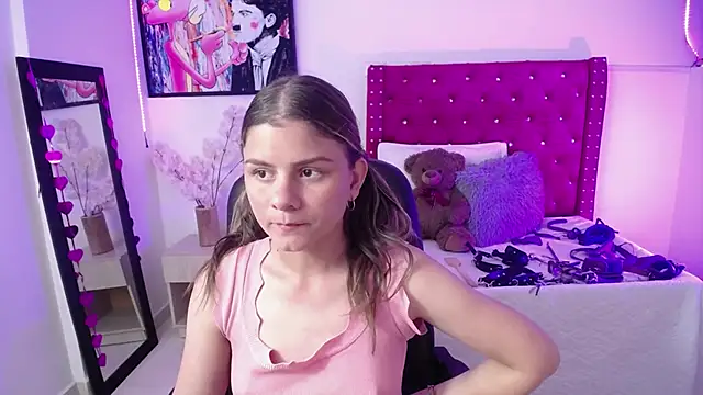 Snapshot of ValeAmayaa chatting on 03.17.25 ValeAmayaa online show from 03.17.25