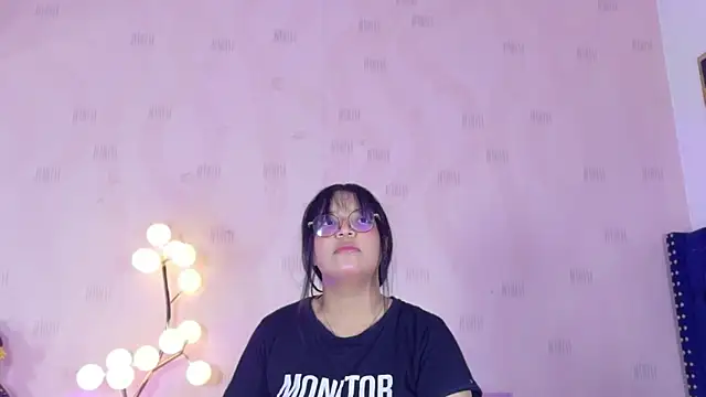 innocenthazel online show from 06.11.26