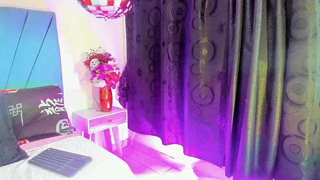 Mariana star1 online show from 04.29.26