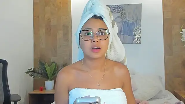 Lucia Brown  online show from 04.23.26