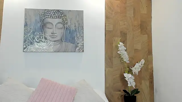 Lucia Brown  online show from 06.05.26