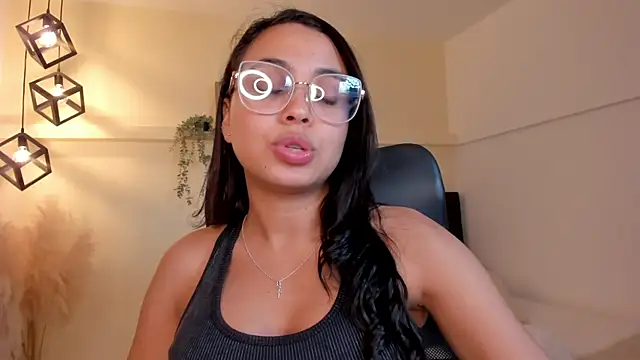 Lucia Brown  online show from 06.25.26