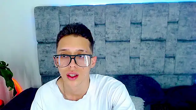 skinny bigcock02 online show from 02.21.25