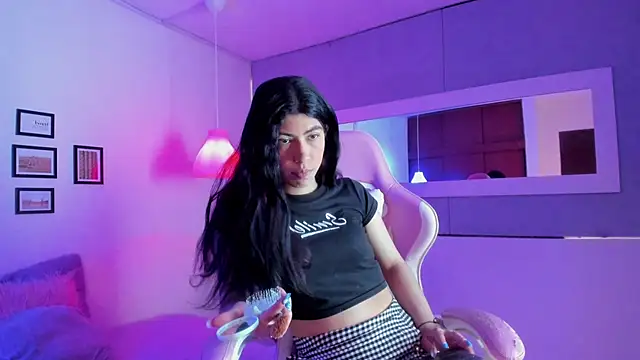 Cassie bloom online show from 11.05.25