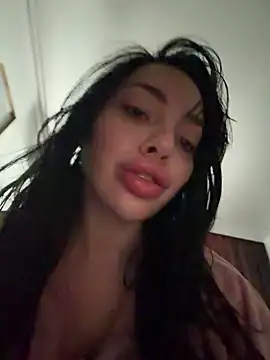 Mia Splash online show from 02.02.26