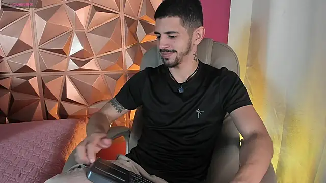 AlejandroStormm online show from 04.08.26