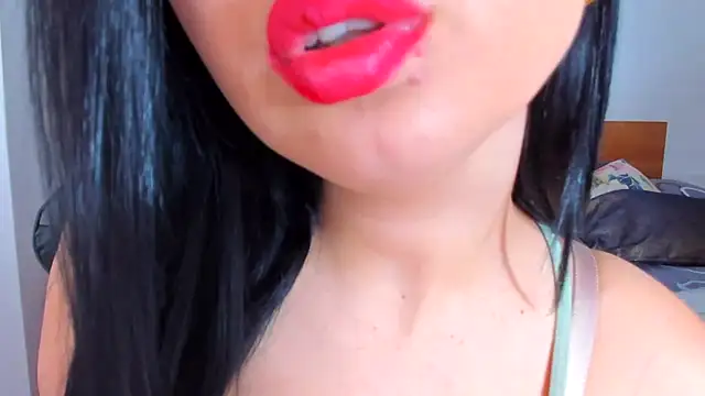 Snapshot of ValeeryRose_ chatting on 11.30.25 ValeeryRose online show from 11.30.25