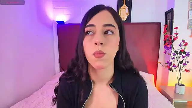 Lexi Howard  online show from 05.05.26