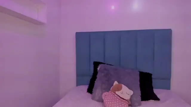 Anniie  Evans online show from 10.06.25