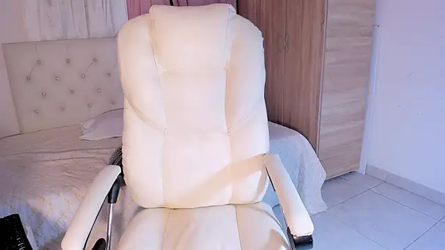 Emma lorense22 online show from 10.11.25