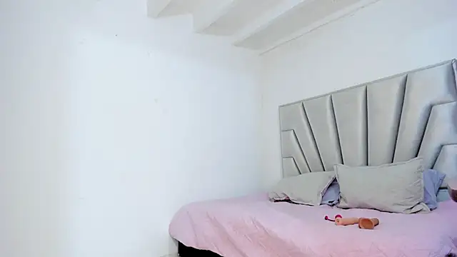 Snapshot of Couple_fantasies69 chatting on 12.18.25 Couple fantasies69 online show from 12.18.25