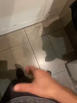 Snapshot of mikekmi21 chatting on 02.20.25 mikekmi21 online show from 02.20.25