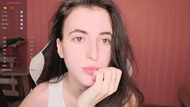 Snapshot of reaiss chatting on 10.05.25 reaiss online show from 10.05.25