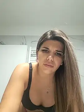 Bella Posh online show from 10.11.25