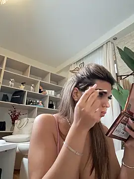 Bella Posh online show from 12.23.25