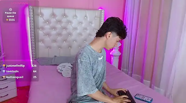 callum 77 online show from 03.12.25