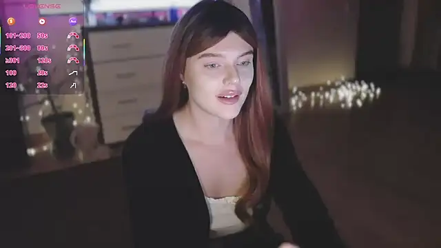 Snapshot of CherryRed_Girl chatting on 09.22.25 CherryRed Girl online show from 09.22.25