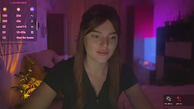 Snapshot of CherryRed_Girl chatting on 11.10.25 CherryRed Girl online show from 11.10.25