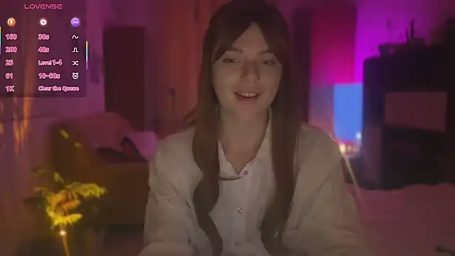 Snapshot of CherryRed_Girl chatting on 11.23.25 CherryRed Girl online show from 11.23.25