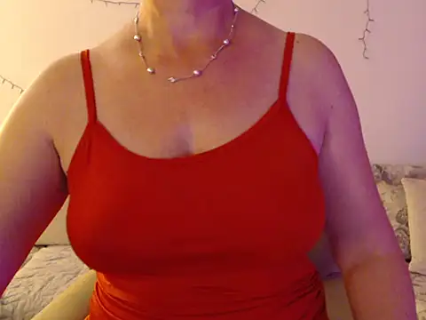 Snapshot of YourfantasyGiuly chatting on 06.02.26 YourfantasyGiuly online show from 06.02.26